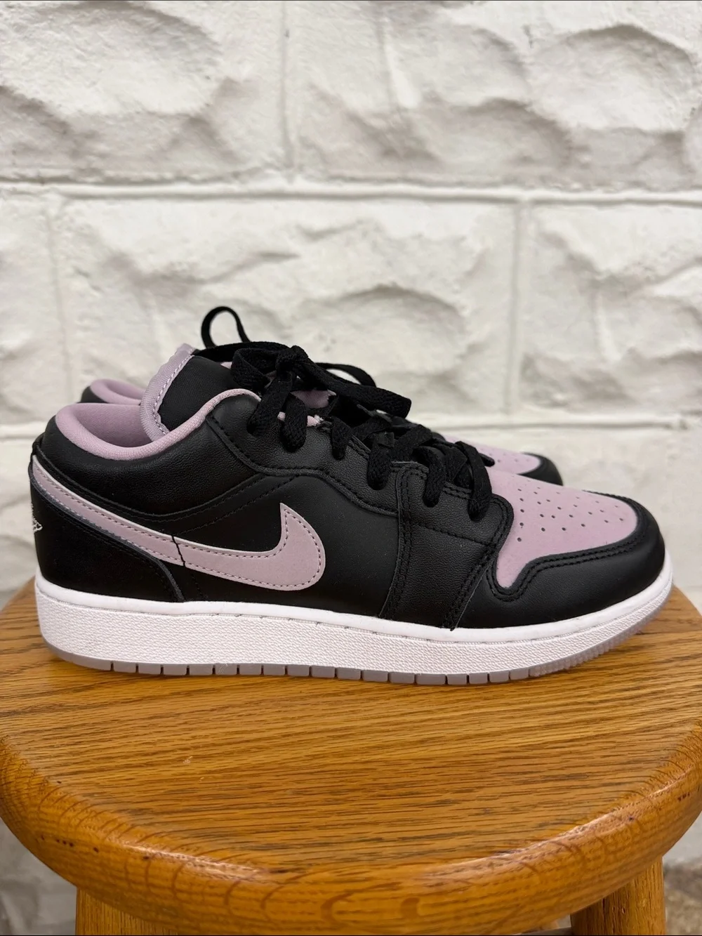 Nike Air Jordan 1 Low SE Sneakers Black Iced Lilac Purple